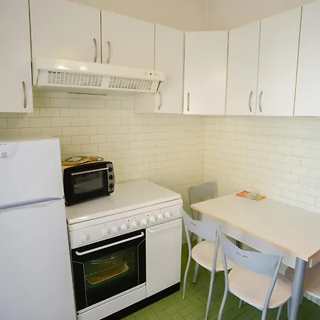 Apartamento Quadrilocale Vicino Al Mare Con Ampio Terrazzo Aria Condizionata E Posto Auto Privato Marcelli